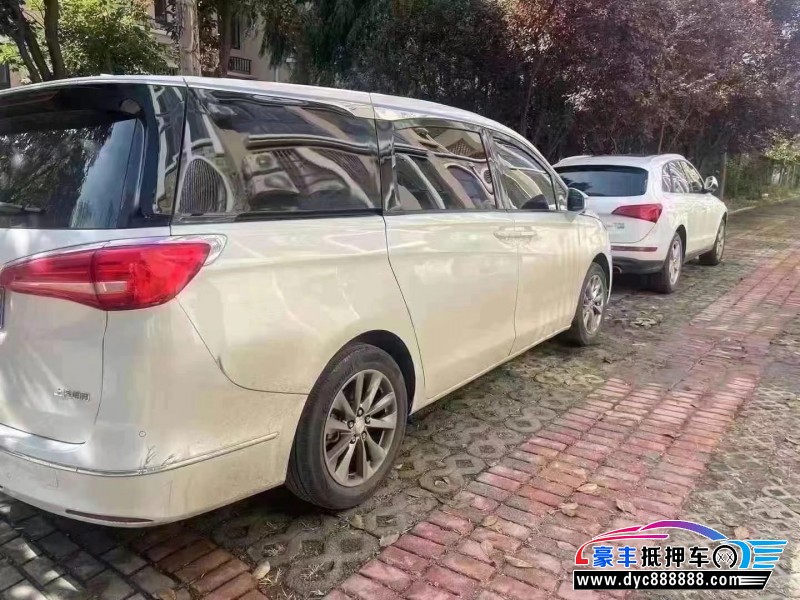 18年别克GL8轿车抵押车出售