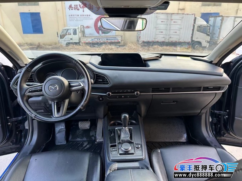 20年马自达cx30轿车抵押车出售