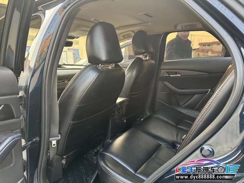 20年马自达cx30轿车抵押车出售