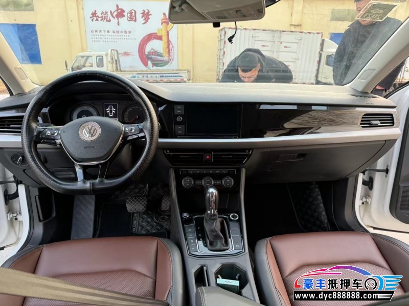 19年大众朗逸轿车抵押车出售