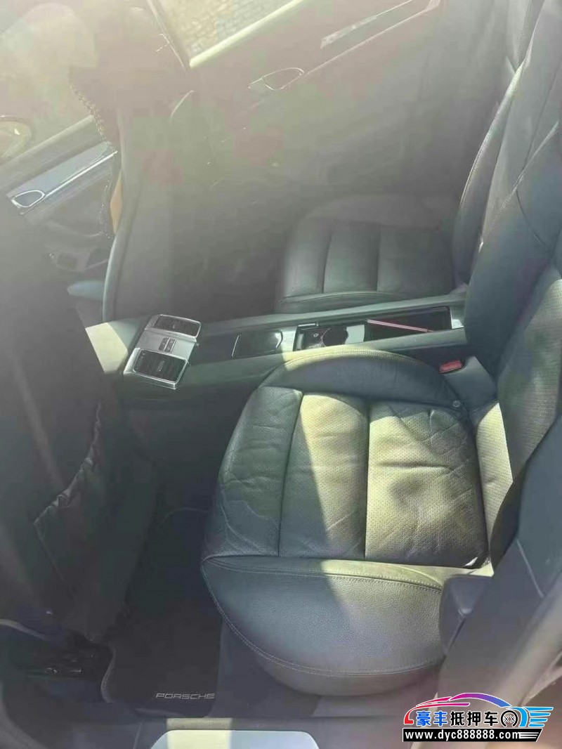 12年保时捷帕纳梅拉轿车抵押车出售