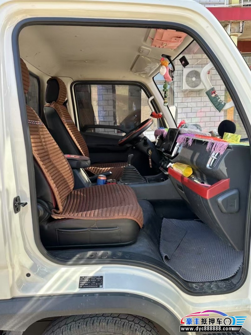 23年福田领航轿车抵押车出售