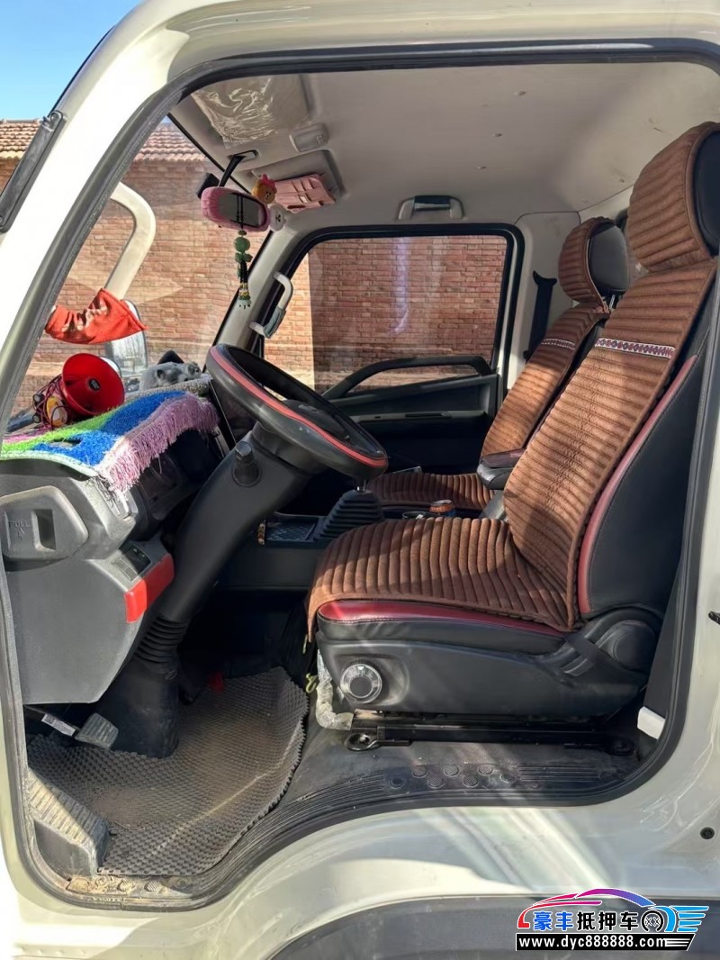 23年福田领航轿车抵押车出售