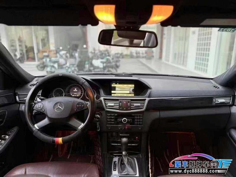 10年奔驰E轿车抵押车出售