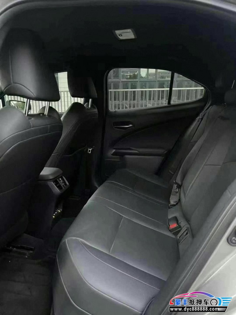 21年雷克萨斯ux300轿车抵押车出售