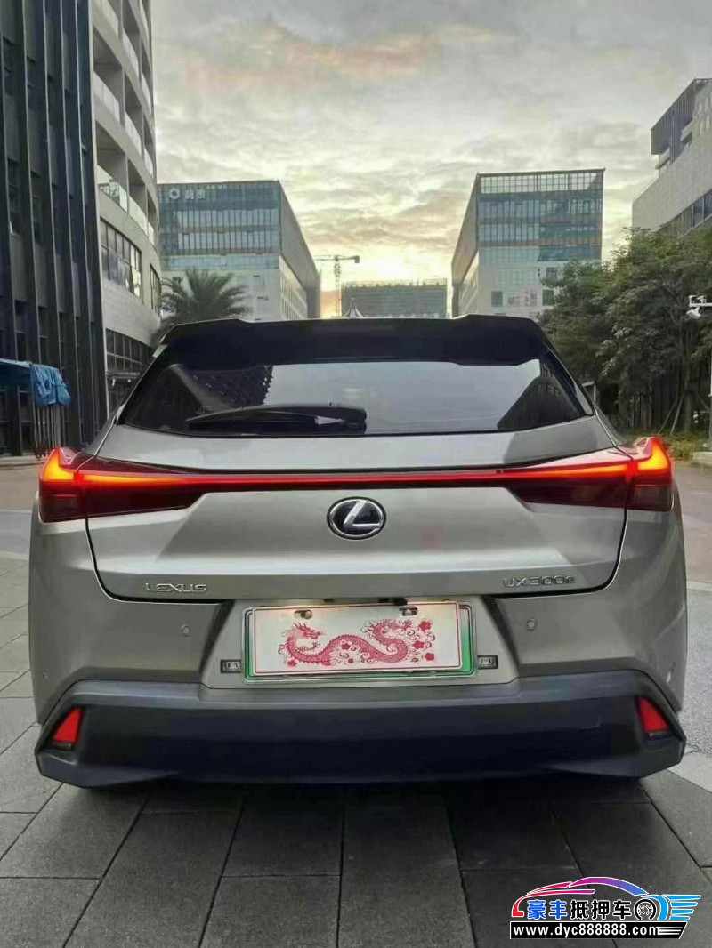 21年雷克萨斯ux300轿车抵押车出售