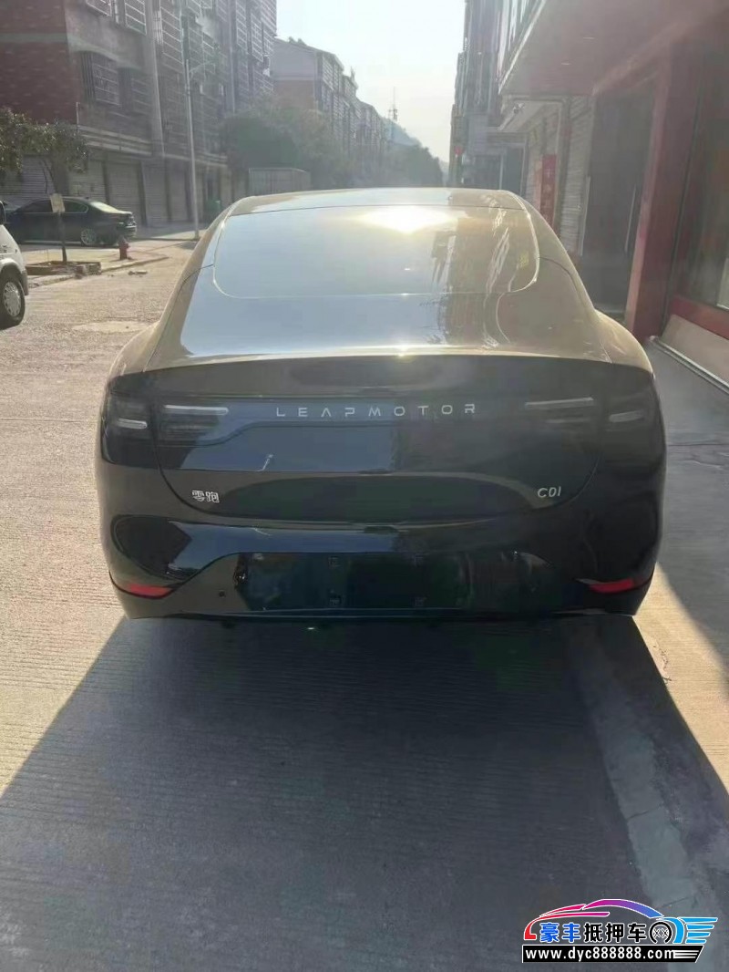 25年零跑c01轿车抵押车出售