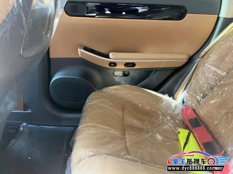 25年零跑c01轿车抵押车出售