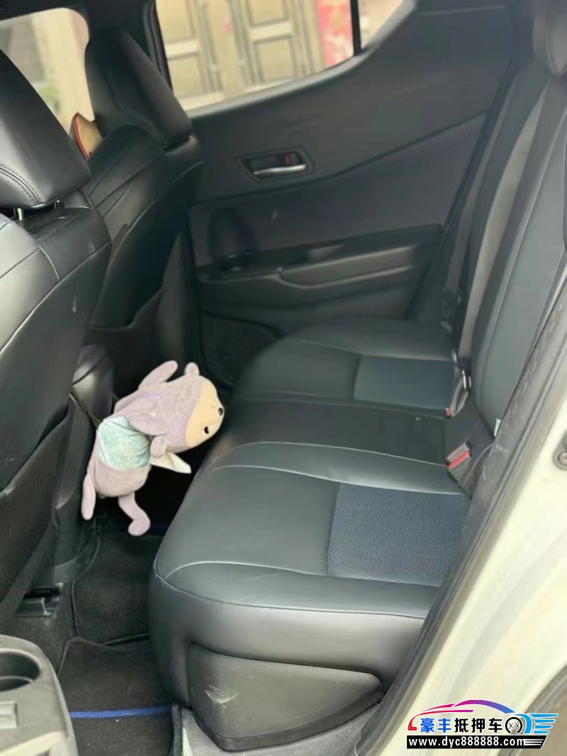 21年丰田C-HR轿车抵押车出售