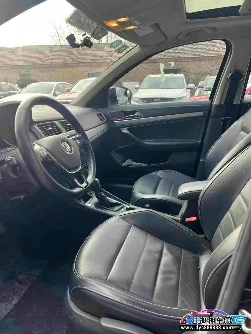 17年大众朗逸轿车抵押车出售