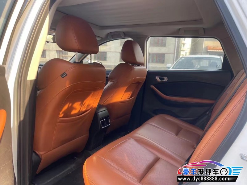 17年奇瑞瑞虎7轿车抵押车出售