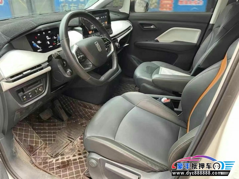 23年奔腾E05轿车抵押车出售