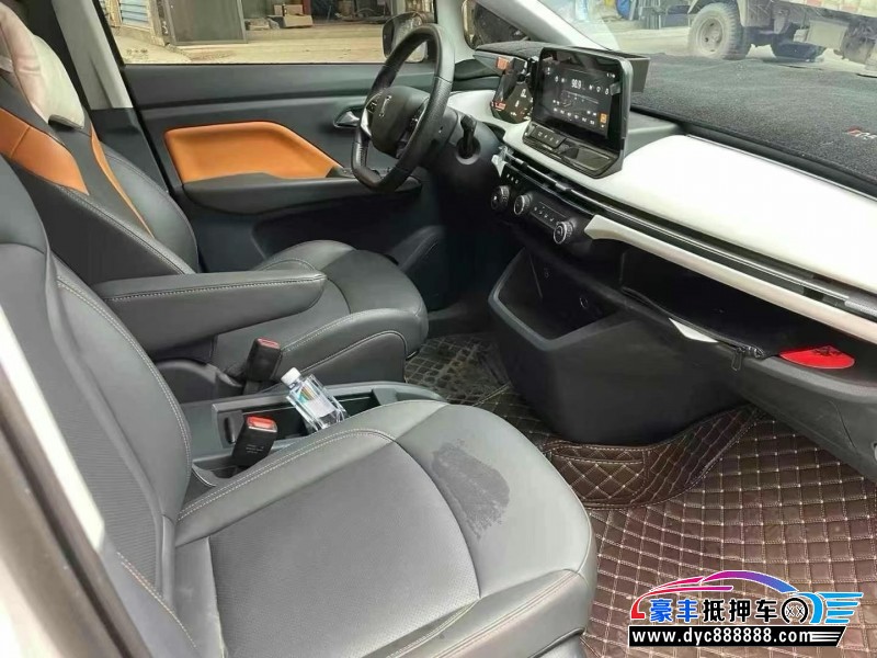 23年奔腾E05轿车抵押车出售