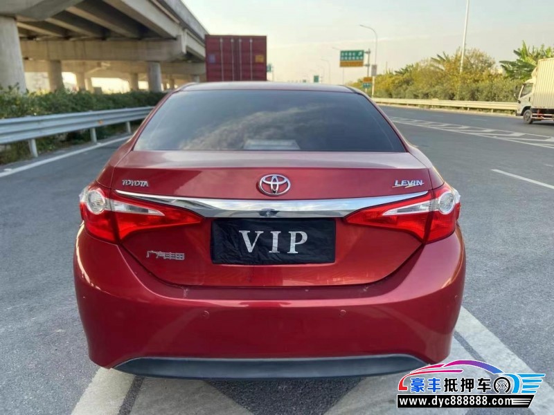 15年丰田雷凌轿车抵押车出售