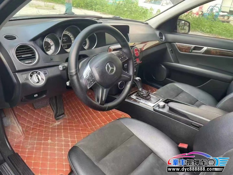 13年奔驰C轿车抵押车出售