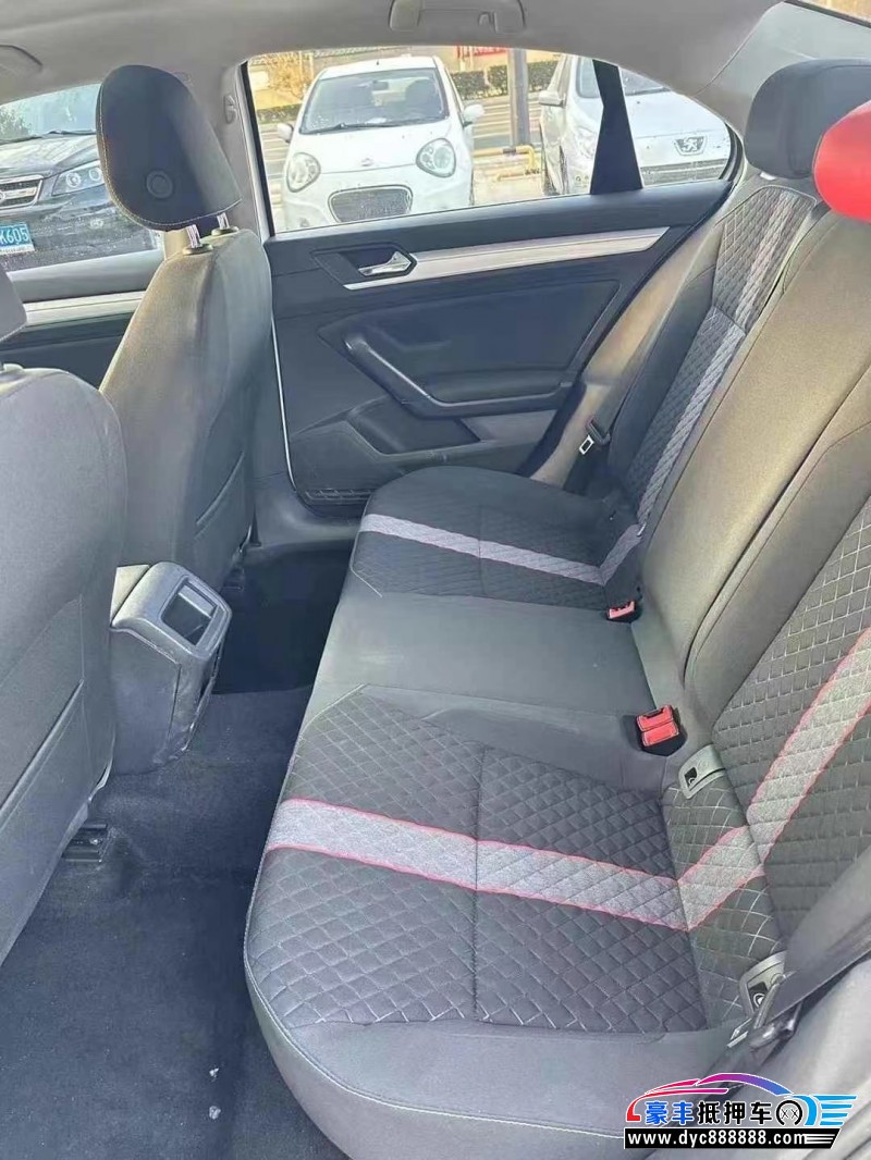 20年大众凌渡轿车抵押车出售