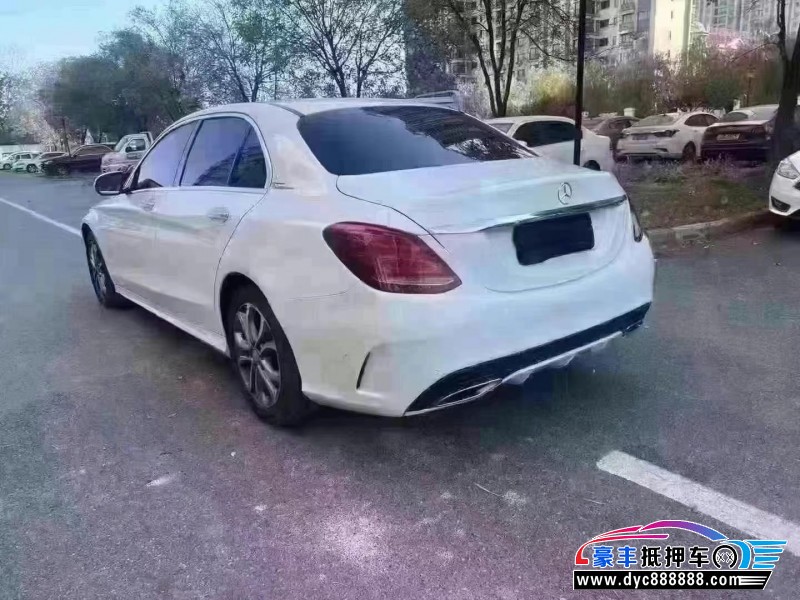 17年奔驰C轿车抵押车出售
