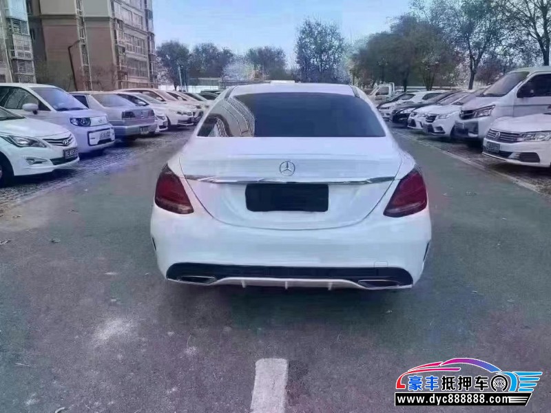 17年奔驰C轿车抵押车出售
