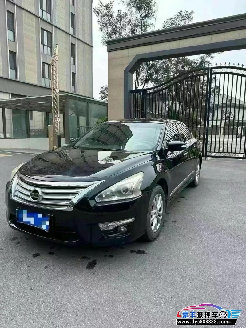 14年日产天籁轿车抵押车出售