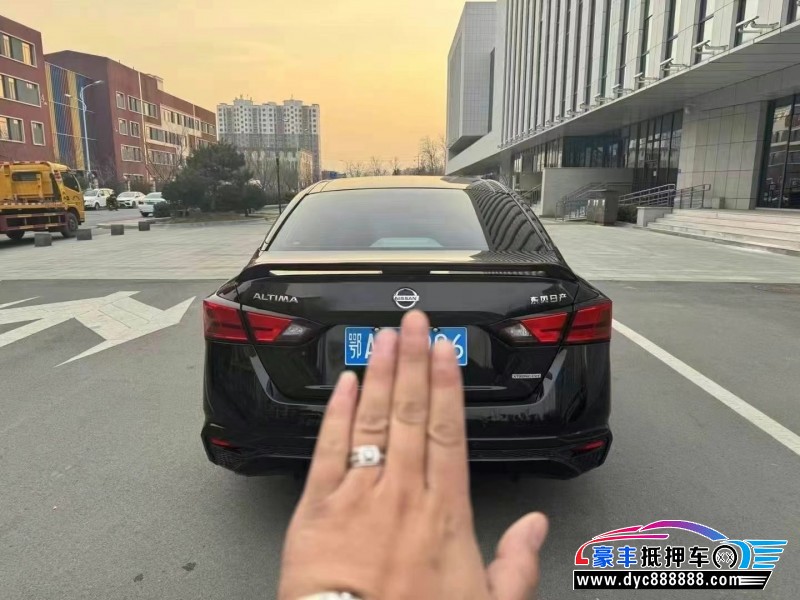 22年日产天籁轿车抵押车出售