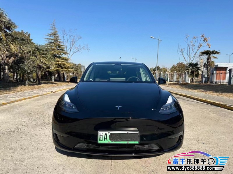 抵押车出售23年特斯拉Model Y轿车