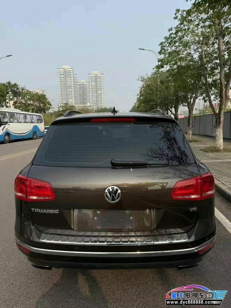 18年大众途锐轿车抵押车出售