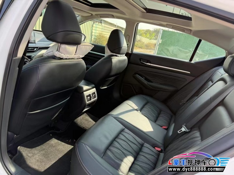 24年日产天籁轿车抵押车出售