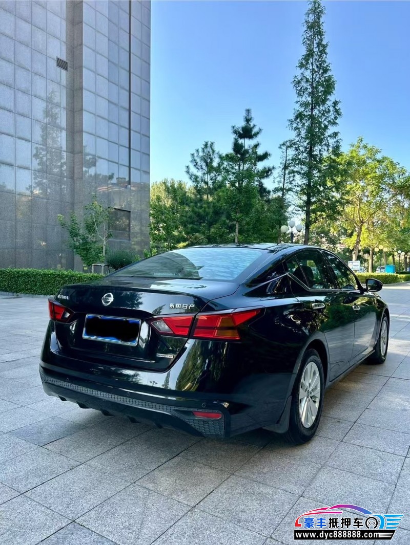 19年日产天籁轿车抵押车出售