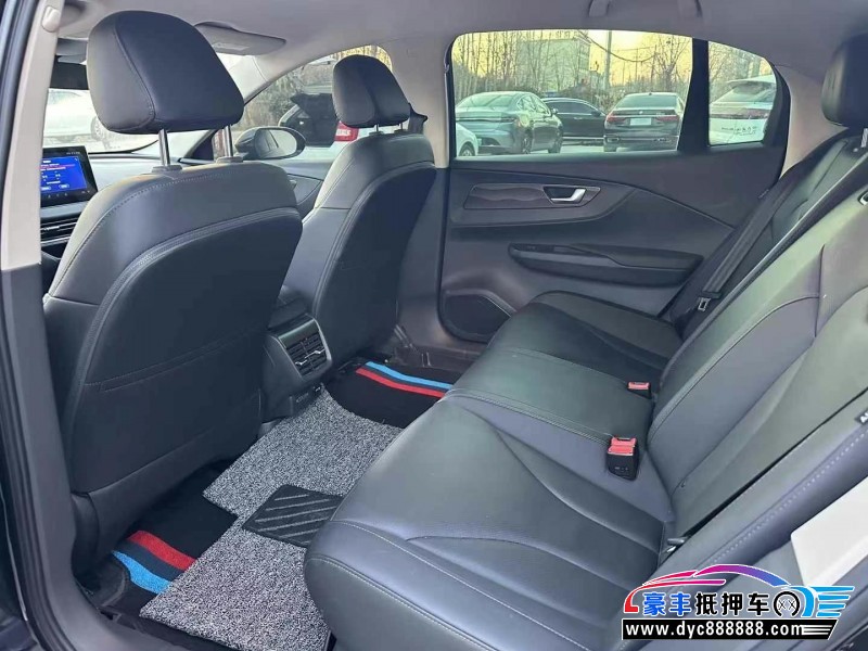 24年红旗EQM5轿车抵押车出售