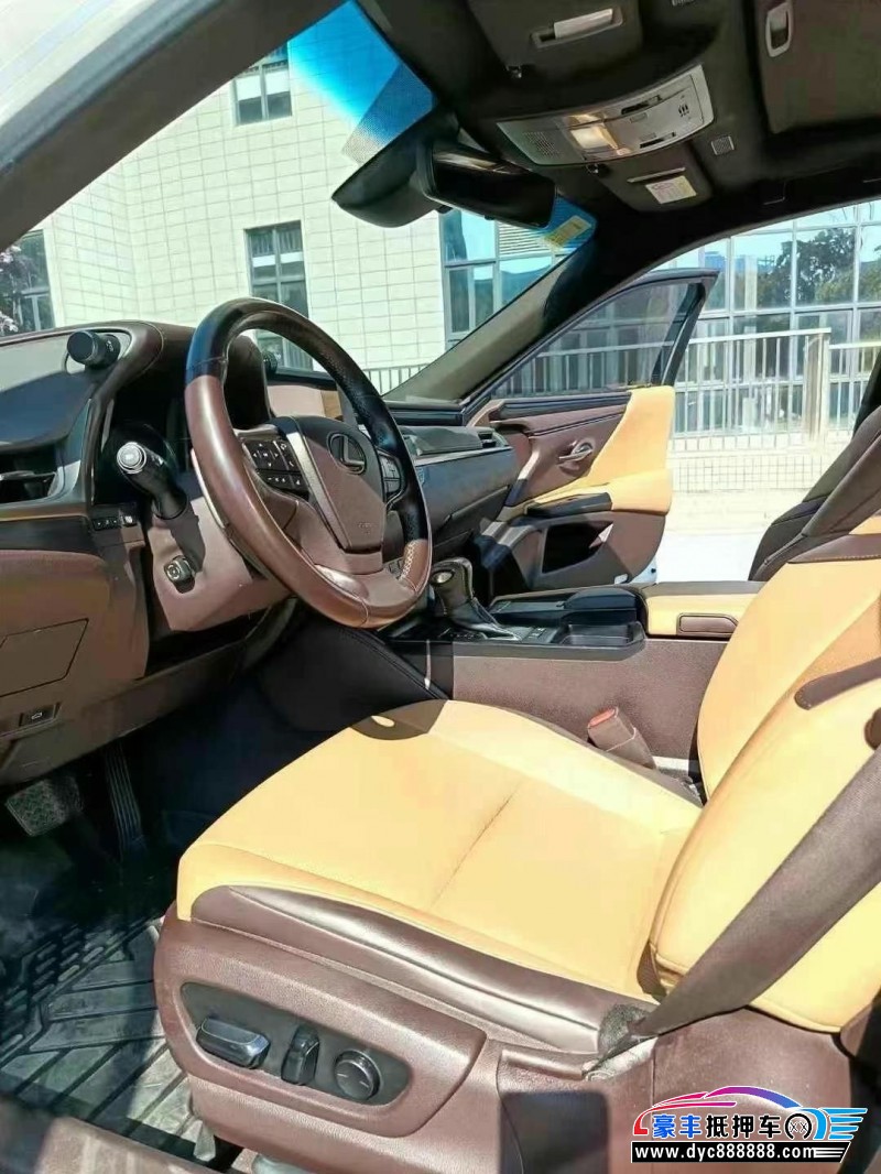 19年雷克萨斯ES轿车抵押车出售