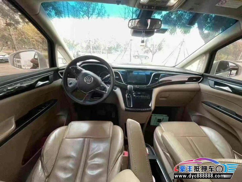 18年别克GL8轿车抵押车出售