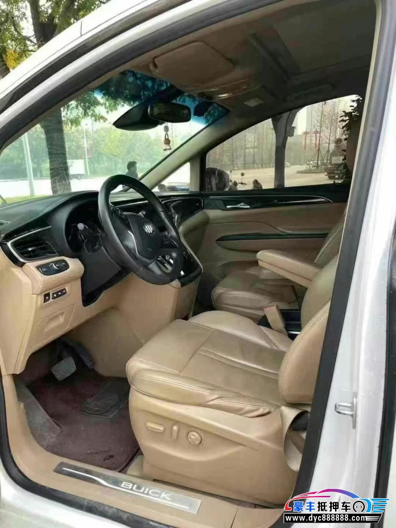 18年别克GL8轿车抵押车出售