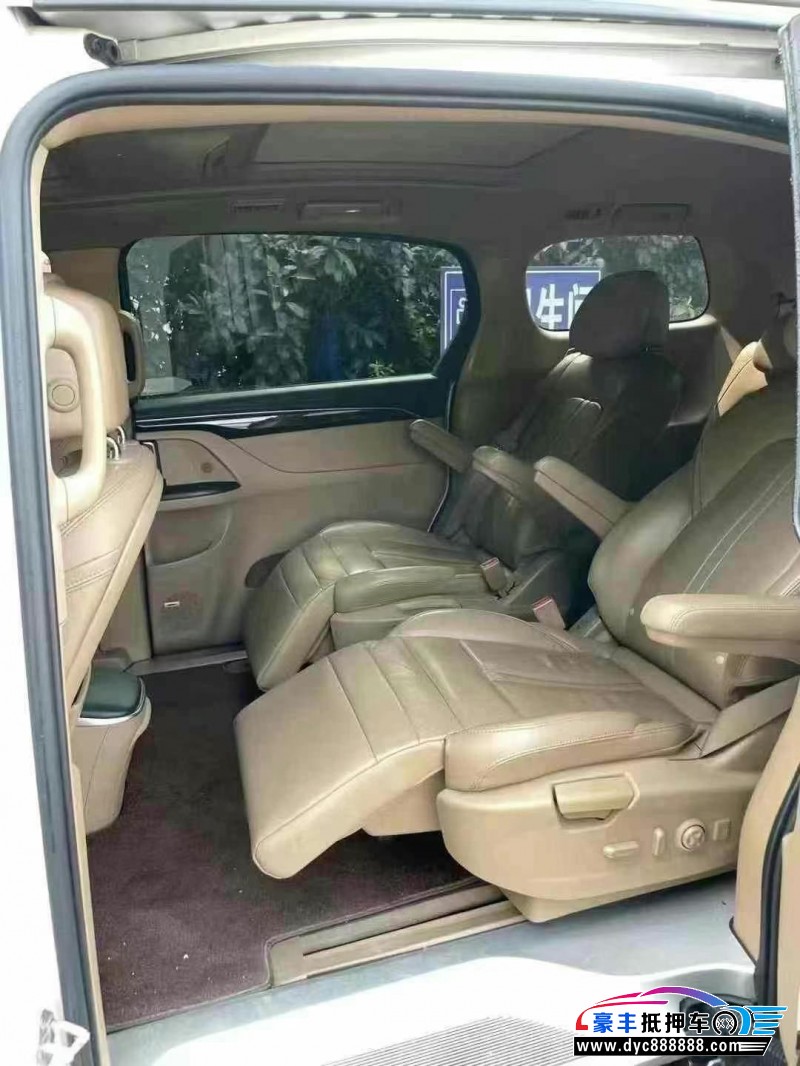 18年别克GL8轿车抵押车出售