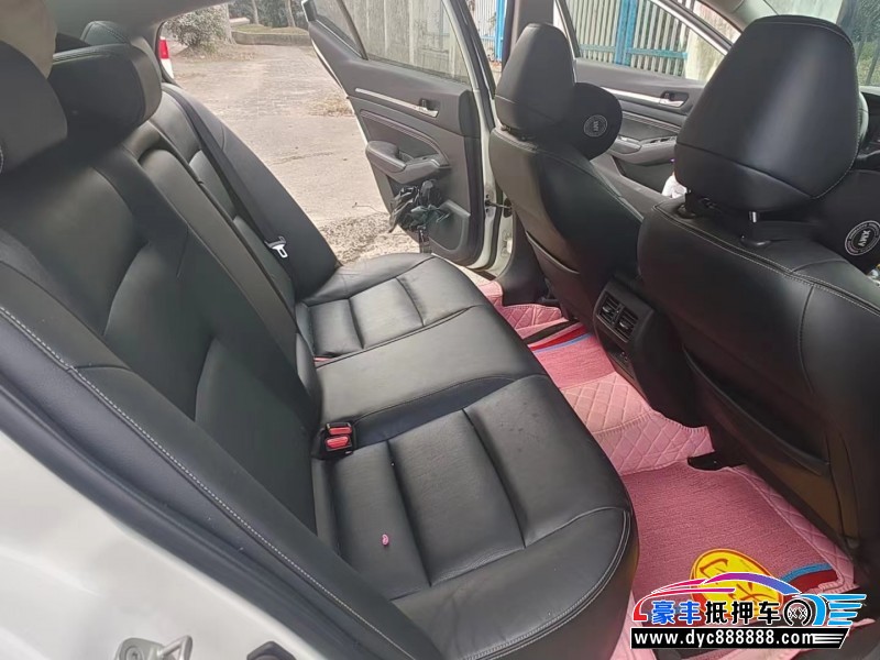 20年日产天籁轿车抵押车出售