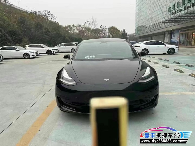 抵押车出售20年特斯拉MODEL 3轿车