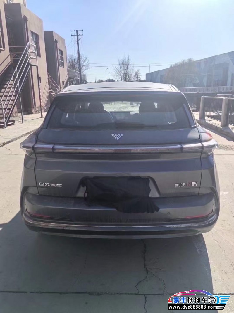 24年哪吒U轿车抵押车出售