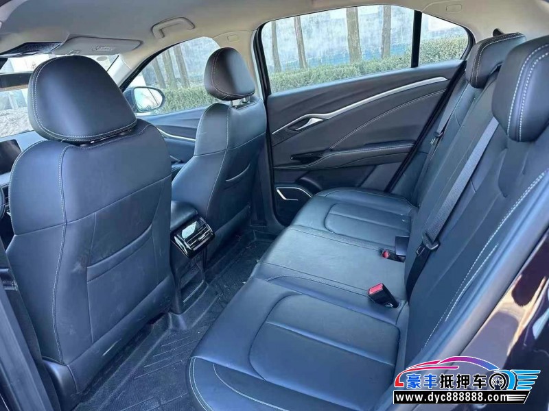 24年哪吒U轿车抵押车出售