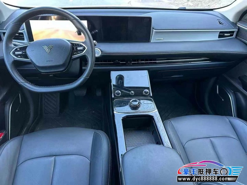 24年哪吒U轿车抵押车出售