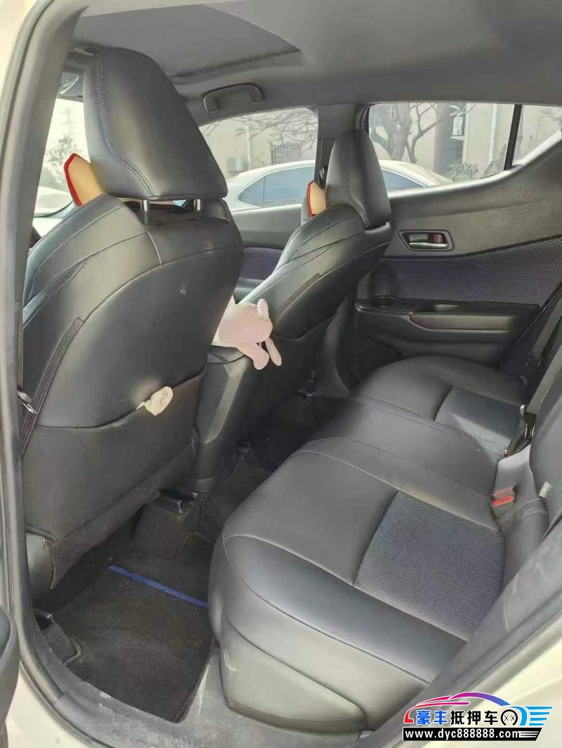 21年丰田C-HR轿车抵押车出售