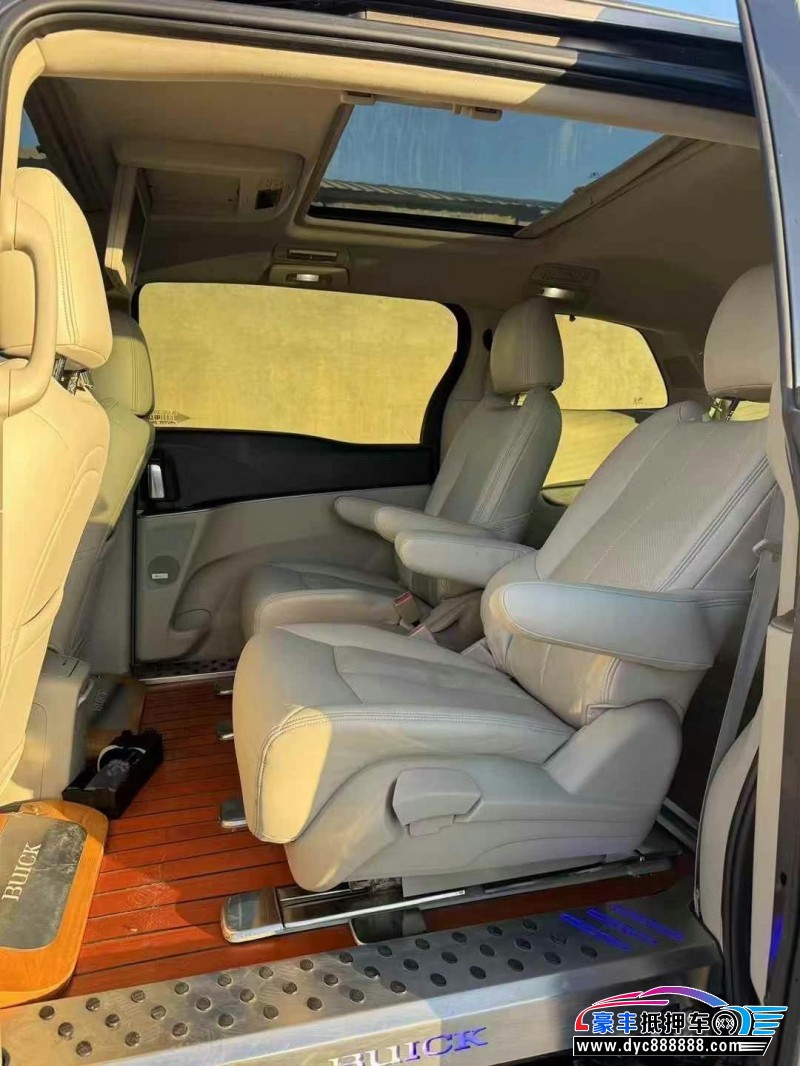 16年别克GL8轿车抵押车出售