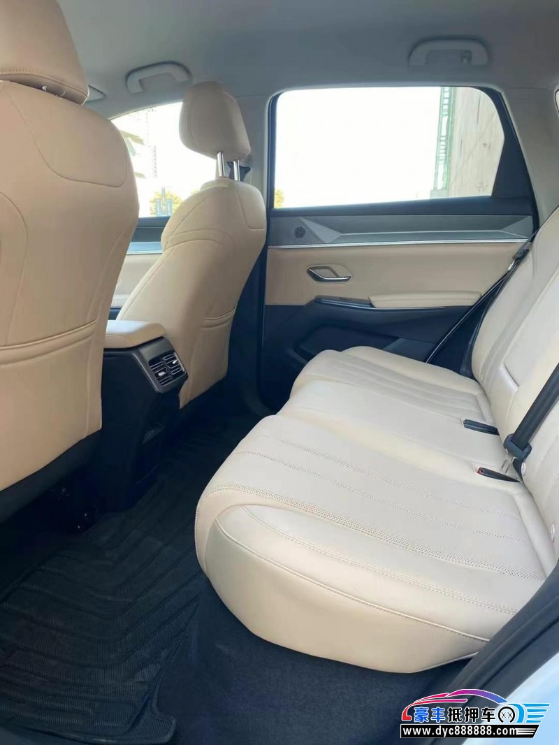 25年比亚迪宋轿车抵押车出售