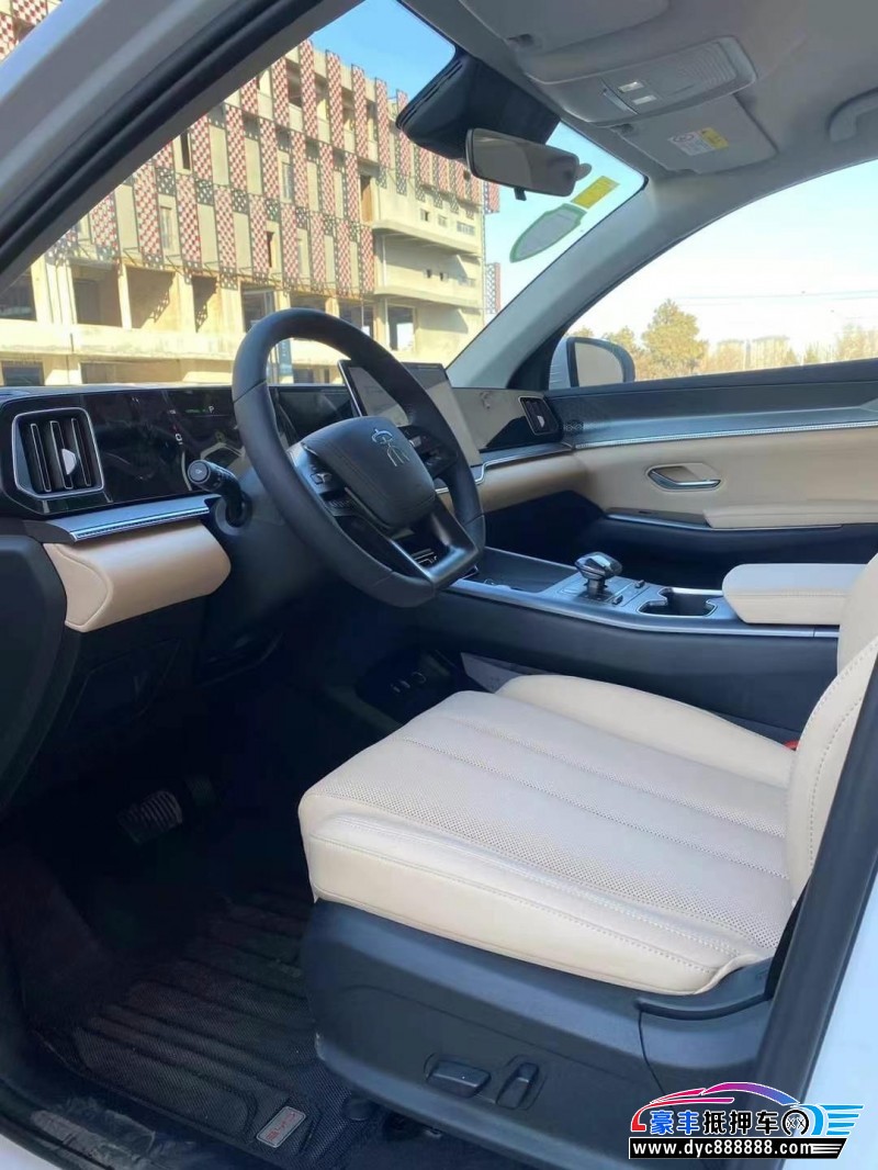 25年比亚迪宋轿车抵押车出售