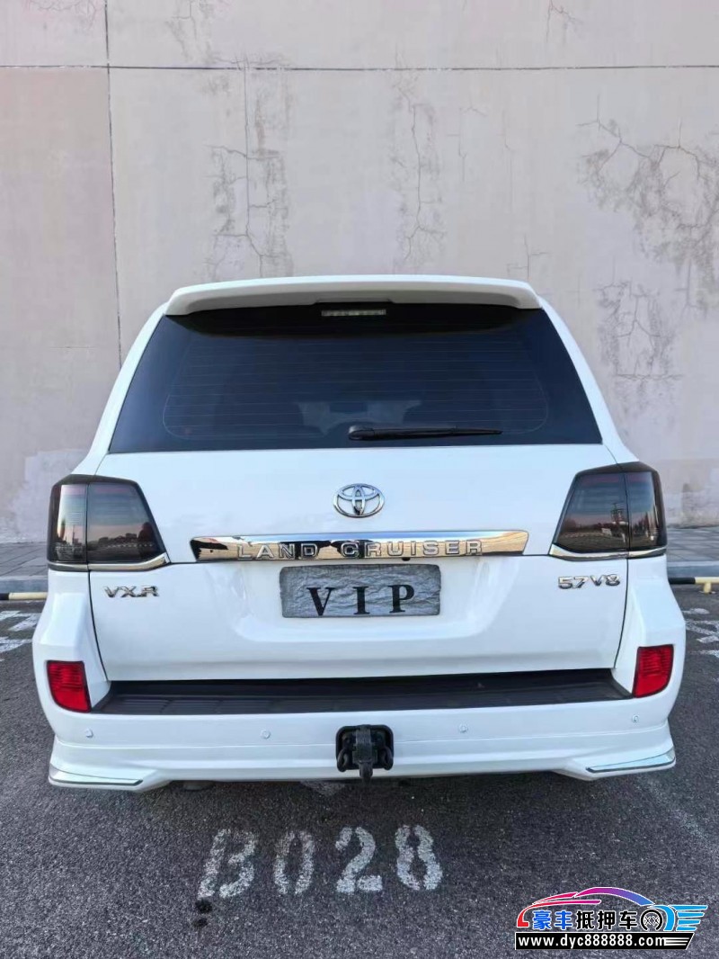 14年丰田兰德酷路泽（陆巡）轿车抵押车出售