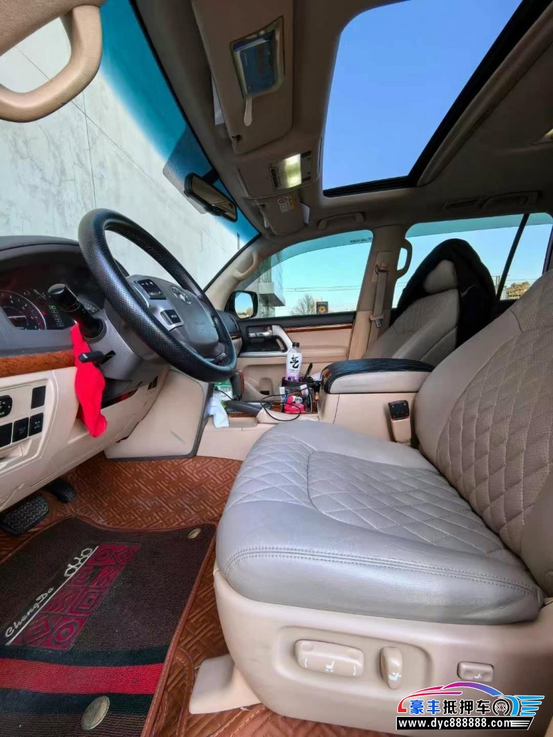 14年丰田兰德酷路泽（陆巡）轿车抵押车出售