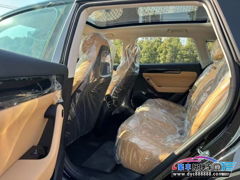 25年零跑C11轿车抵押车出售