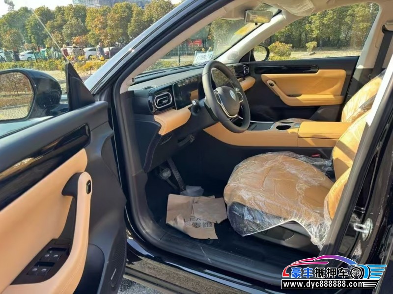 25年零跑C11轿车抵押车出售