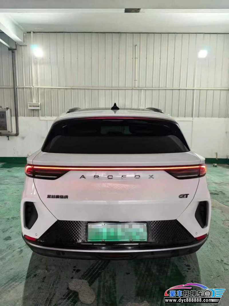 24年极狐阿尔法T轿车抵押车出售