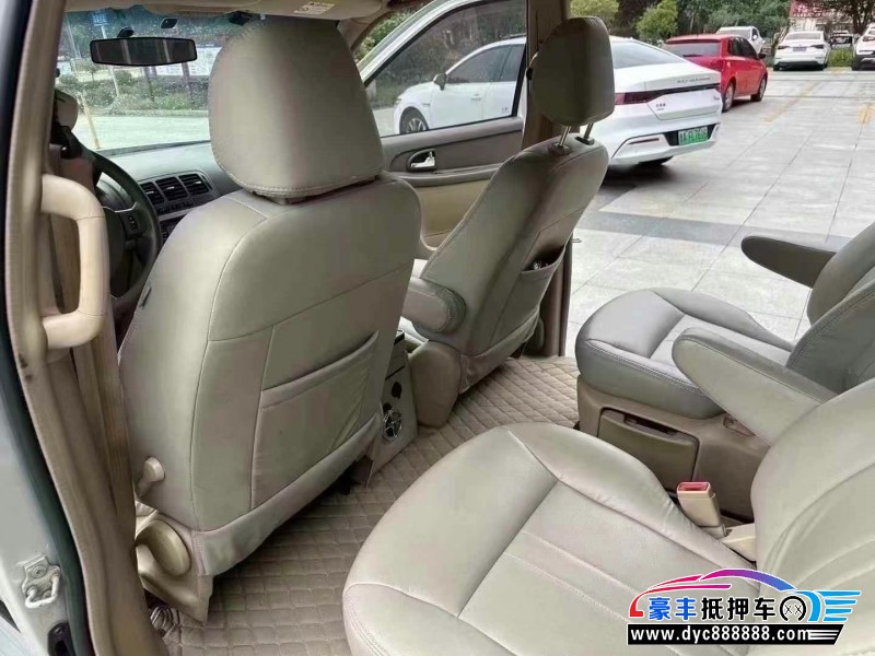 15年别克GL8轿车抵押车出售