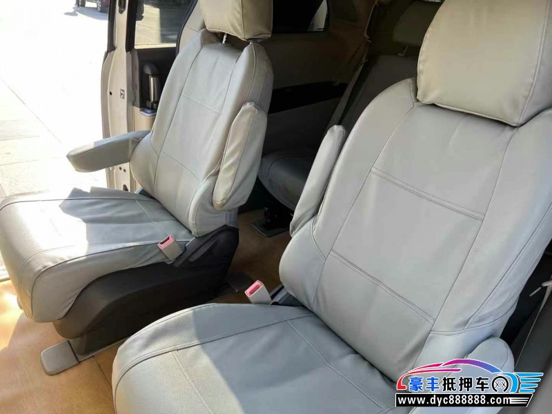 14年别克GL8轿车抵押车出售