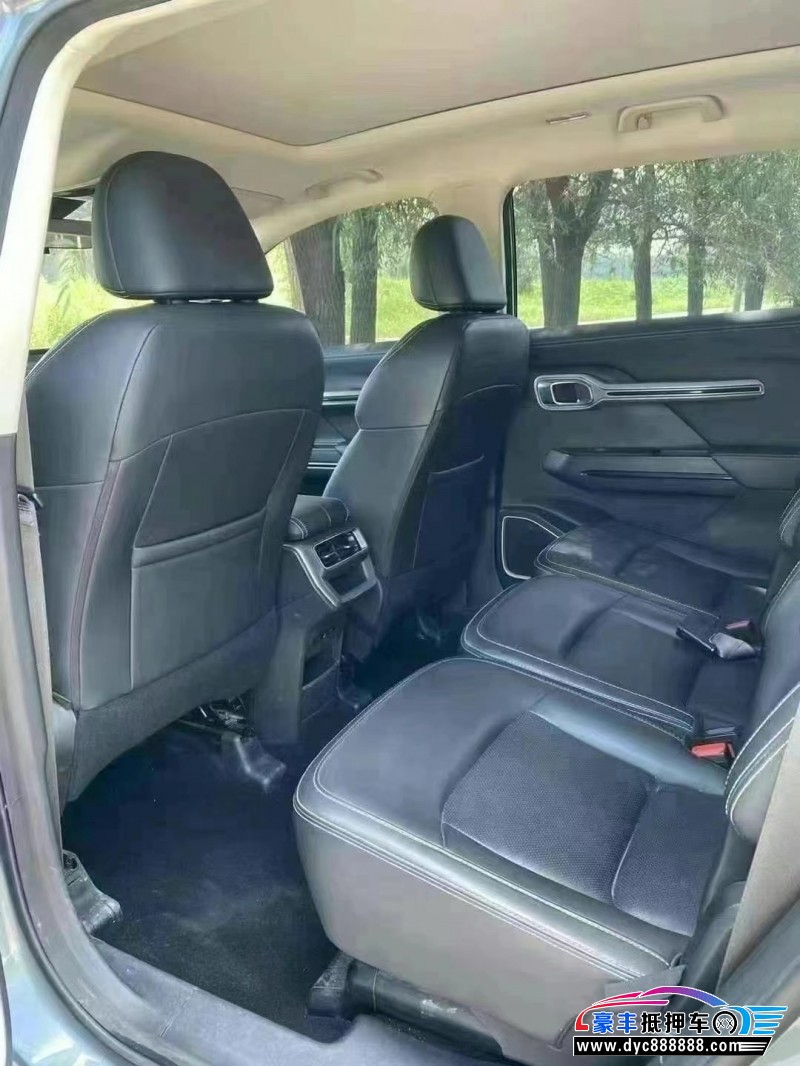 20年吉利豪越轿车抵押车出售